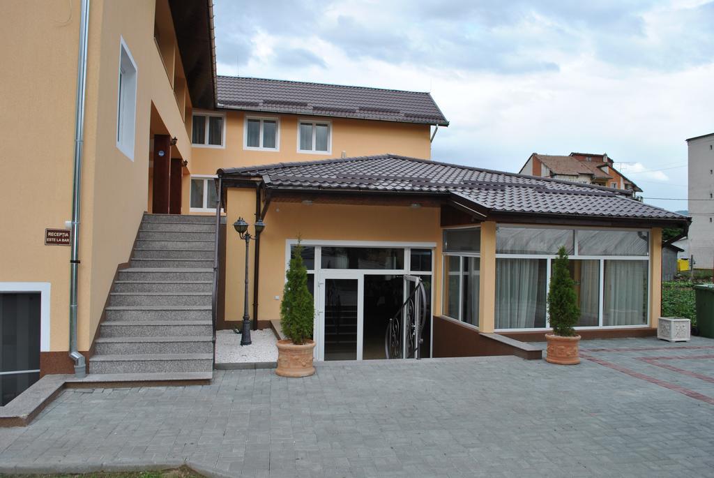 Vila Veche Haţeg Esterno foto
